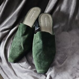 Liz Claiborne Green Suede Chunky Heels Size 10m